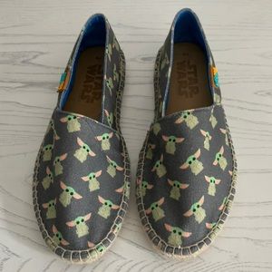 NWOT Baby Yoda Grogu slip-on shoes
